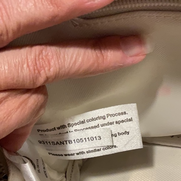 🎀 Hello Kitty x Loungefly Quilted Patent Leather Satchel 🎀 - Picture 9 of 11